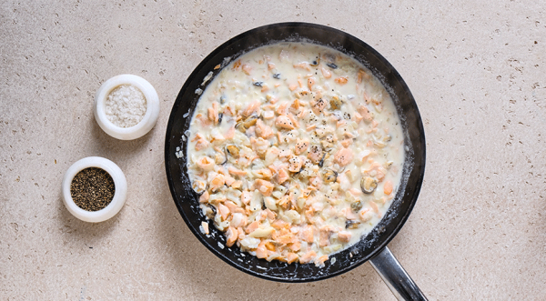 Кокиль из морепродуктов, пошаговый рецепт с фото Кокиль из морепродуктов, пошаговый рецепт с фото