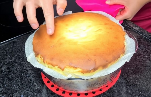 Вкуснее, чем в детском саду: воздушная творожная запеканка, которая нежнее любого чизкейка! Вкуснее, чем в детском саду: воздушная творожная запеканка, которая нежнее любого чизкейка!