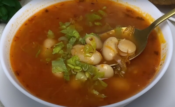 Фасолада — гениальный греческий суп из простых продуктов. Быстрый и вкусный рецепт за минуты Фасолада — гениальный греческий суп из простых продуктов. Быстрый и вкусный рецепт за минуты