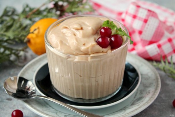 Десерт из вареной сгущенки и сметаны Десерт из вареной сгущенки и сметаны