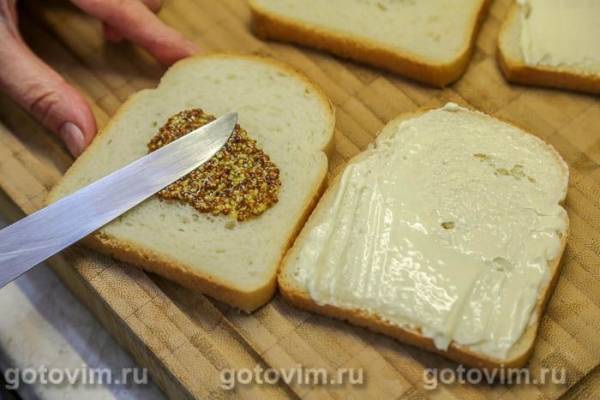 Сэндвич с колбасой и сыром в яйце Сэндвич с колбасой и сыром в яйце