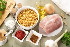 Гуляш с макаронами Гуляш с макаронами