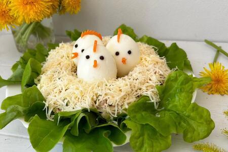 Салат "цыплята в гнезде"