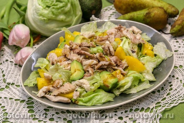 Салат из курицы с манго и авокадо Салат из курицы с манго и авокадо