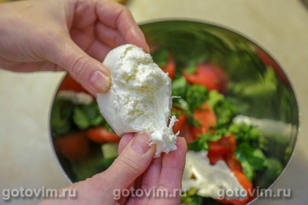 Овощной салат из брокколи с помидорами и моцареллой Овощной салат из брокколи с помидорами и моцареллой
