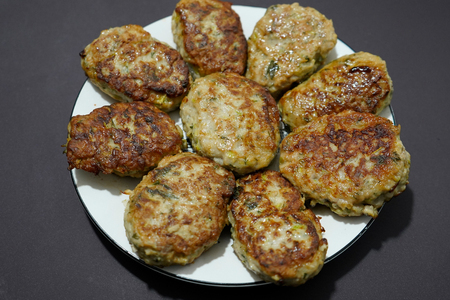 Куриные котлеты с кабачками Куриные котлеты с кабачками