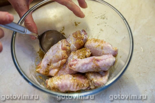 Куриные крылышки в с чесноком и разрыхлителем в духовке Куриные крылышки в с чесноком и разрыхлителем в духовке