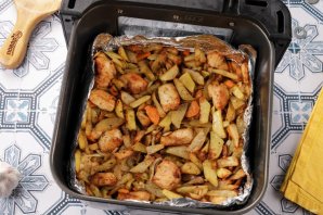 Курица с картошкой в аэрогриле Курица с картошкой в аэрогриле