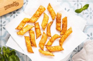 Хворост на воде хрустящий Хворост на воде хрустящий