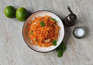 Постный салат из моркови