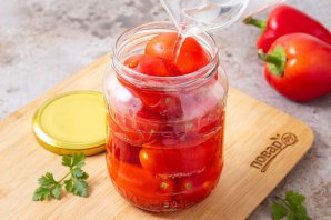 Помидоры в овощной заливке Помидоры в овощной заливке