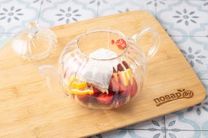 Холодный чай с клубникой Холодный чай с клубникой