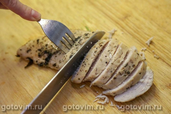 Поке из киноа с куриной грудкой, авокадо и бобами эдамаме