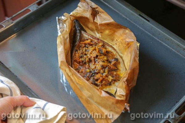 Скумбрия лодочкой, фаршированная овощами Скумбрия лодочкой, фаршированная овощами
