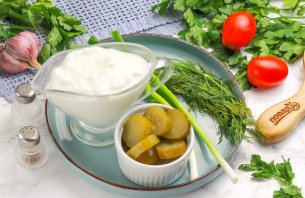 Соус белый с солеными огурцами Соус белый с солеными огурцами