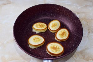 Оладьи без дрожжей на кефире Оладьи без дрожжей на кефире