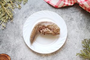 Салат с языком и курицей Салат с языком и курицей