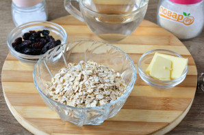 Овсяная каша с изюмом Овсяная каша с изюмом