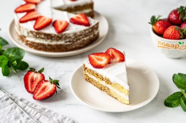 Веганский торт с кокосовыми сливками Веганский торт с кокосовыми сливками