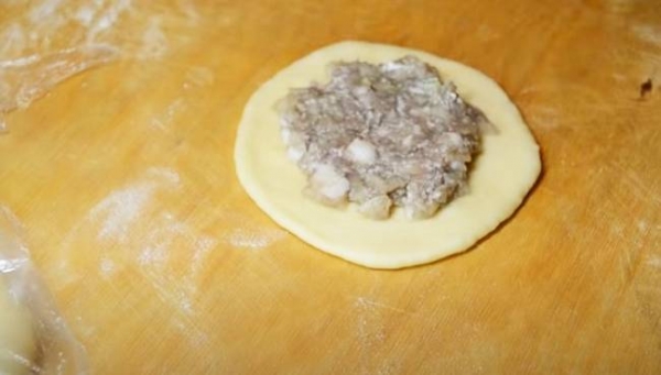 Беляши с мясом в духовке — 5 очень вкусных домашних рецептов
Беляши с мясом в духовке — 5 очень вкусных домашних рецептов