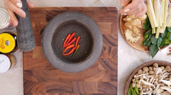 Том Ям — простой рецепт в домашних условиях с креветками
Том Ям — простой рецепт в домашних условиях с креветками