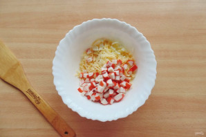 Салат с крабовыми палочками за 5 минут Салат с крабовыми палочками за 5 минут