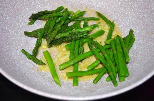 
Омлет на сковороде с сыром &mdash; 5 рецептов с овощами	