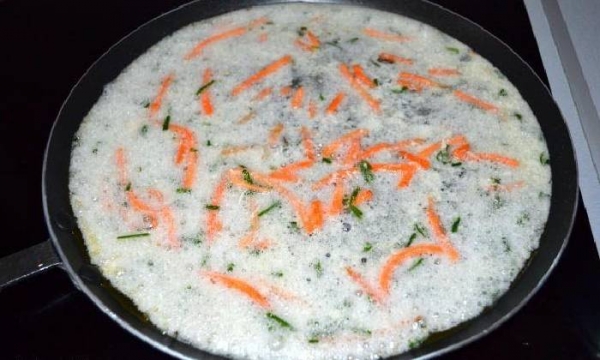 
Омлет с сыром на сковороде — 7 пошаговых рецептов с добавками с фотографиями	