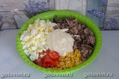 Салат с тунцом и овощами