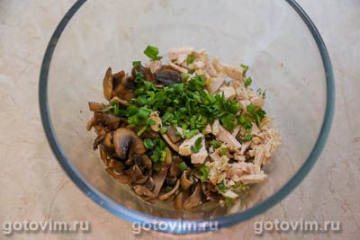 Круассаны из готового слоеного теста с курицей и грибами Круассаны из готового слоеного теста с курицей и грибами