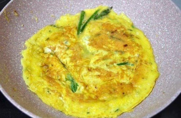 
Омлет на сковороде с сыром &mdash; 5 рецептов с овощами	