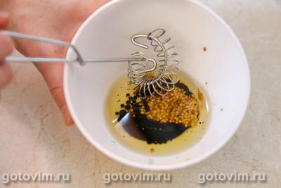 Салат из курицы с черносливом и сельдереем Салат из курицы с черносливом и сельдереем