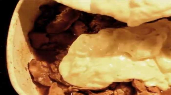 
Куриная печень в духовке в сметанном соусе без обжарки	