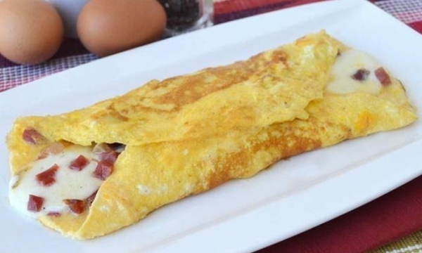 
Омлет с сыром на сковороде — 7 пошаговых рецептов с добавками с фотографиями	