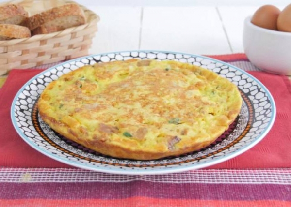 
Омлет на сковороде с молоком и сыром — 5 простых рецептов с фото	