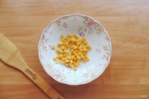 "Буржуйский" салат с ананасом и курицей