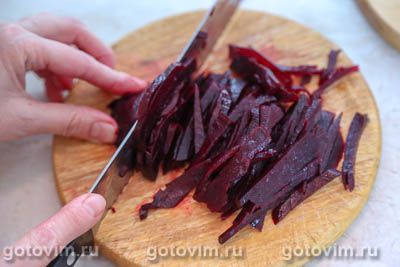 Салат из свеклы и огурцов с горчичной заправкой