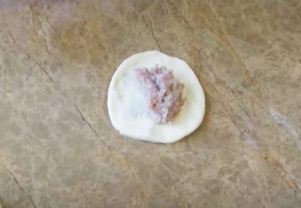 Беляши с мясом в духовке — 5 очень вкусных домашних рецептов
Беляши с мясом в духовке — 5 очень вкусных домашних рецептов