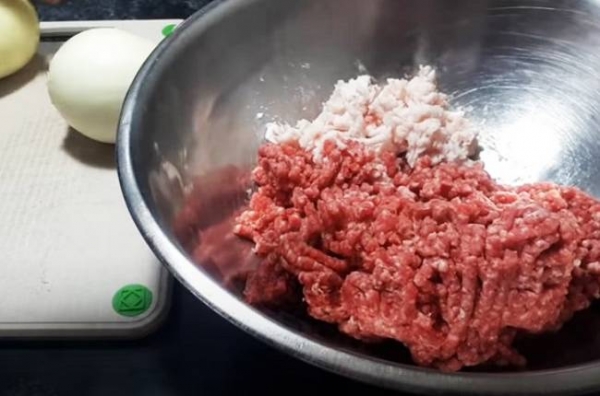 Беляши с мясом в духовке — 5 очень вкусных домашних рецептов
Беляши с мясом в духовке — 5 очень вкусных домашних рецептов