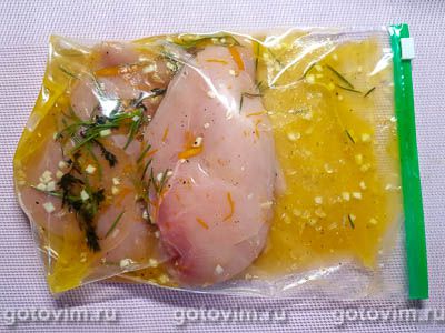 Куриная грудка в апельсиновом маринаде с медом