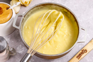 Пирожное из безе с кремом