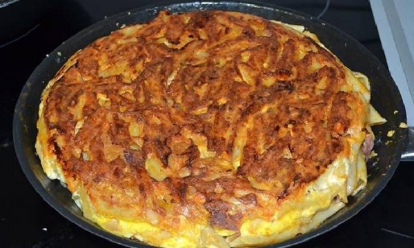 
Омлет с сыром на сковороде — 7 пошаговых рецептов с добавками с фотографиями	