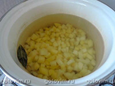 Сырный суп с колбасой Сырный суп с колбасой