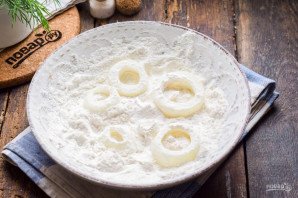 Луковые кольца в кляре Луковые кольца в кляре
