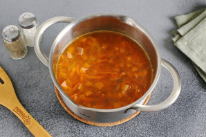 Рисовая каша с колбасой