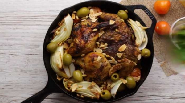 Сочная курица целиком в духовке с хрустящей корочкой
Сочная курица целиком в духовке с хрустящей корочкой