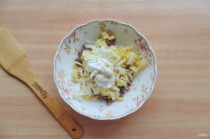 Салат с языком и ананасом Салат с языком и ананасом