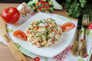 Салат с крабовыми палочками за 5 минут Салат с крабовыми палочками за 5 минут