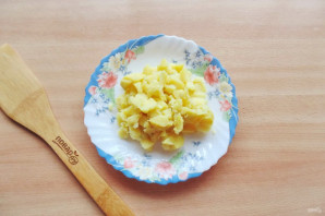 Куриный слоеный салат Куриный слоеный салат