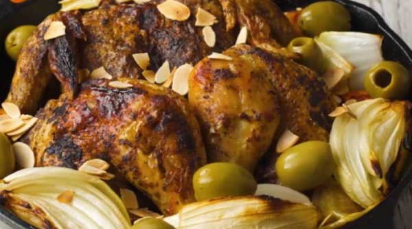 Сочная курица целиком в духовке с хрустящей корочкой
Сочная курица целиком в духовке с хрустящей корочкой